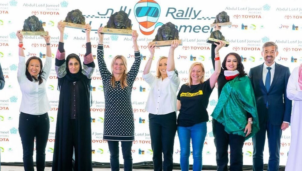 Podio del Rally Jameel de Arabia Saudí.