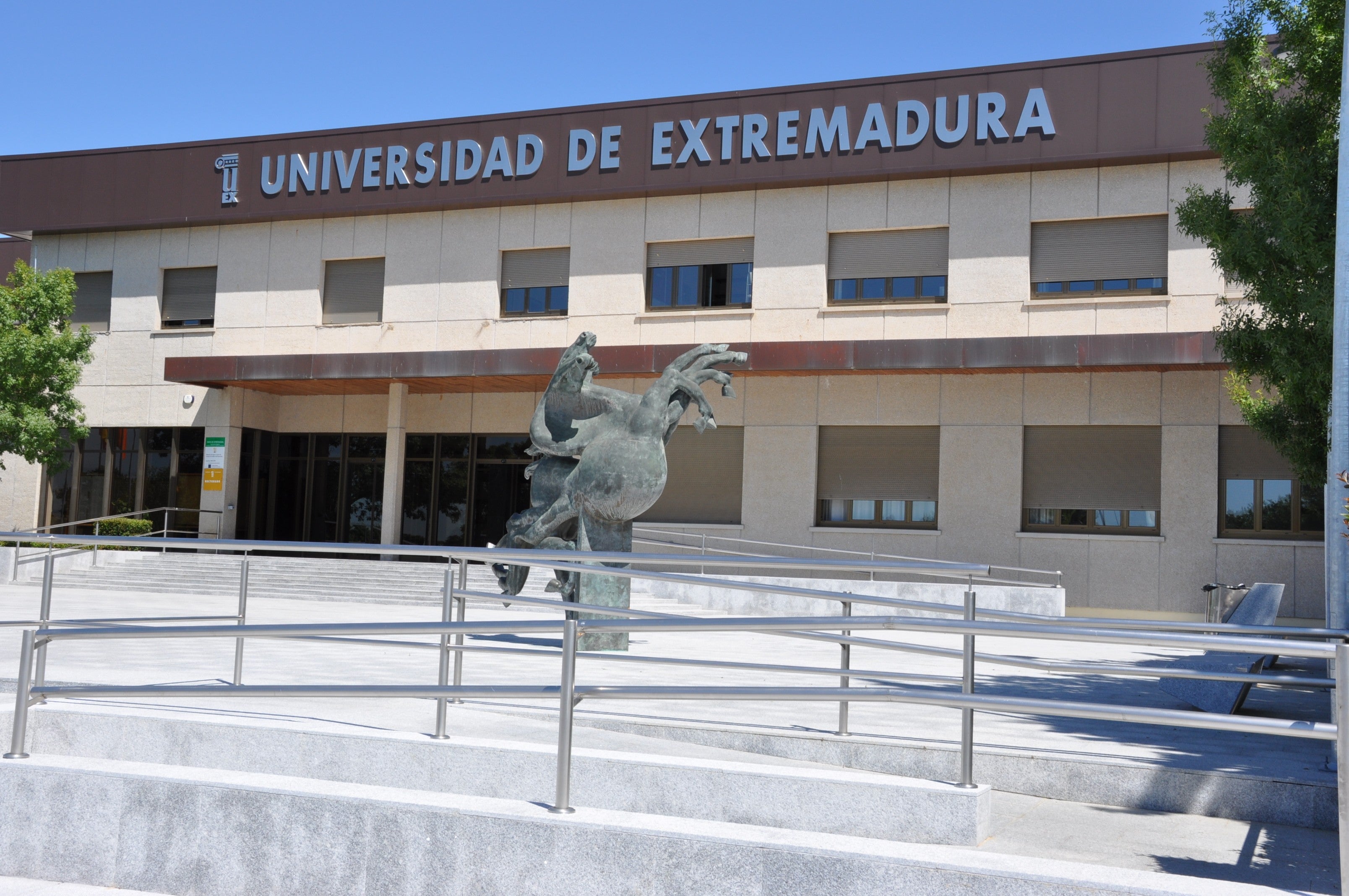 La UEx incluye por primera vez cursos microcredenciales en su oferta de formación permanente La UEx incluye por primera vez cursos microcredenciales en su oferta de formación permanente