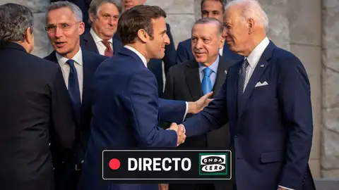 Guerra Ucrania Rusia, en directo: Se cumple un mes de la guerra sin avances en las negociaciones y últimas noticias de hoy Macron saluda a Biden ante Stoltenberg a su llegada a la cumbre de la OTA en Bruselas/EFE