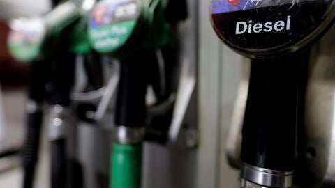 Una gasolinera en una fotograf&iacute;a de archivo. / Efe