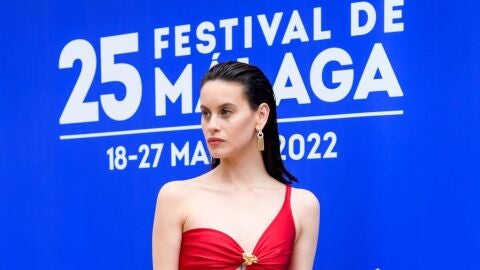 Milena Smit posa en el photocall del 25 Festival de M&aacute;laga con la pel&iacute;cula 'Lib&eacute;lulas'