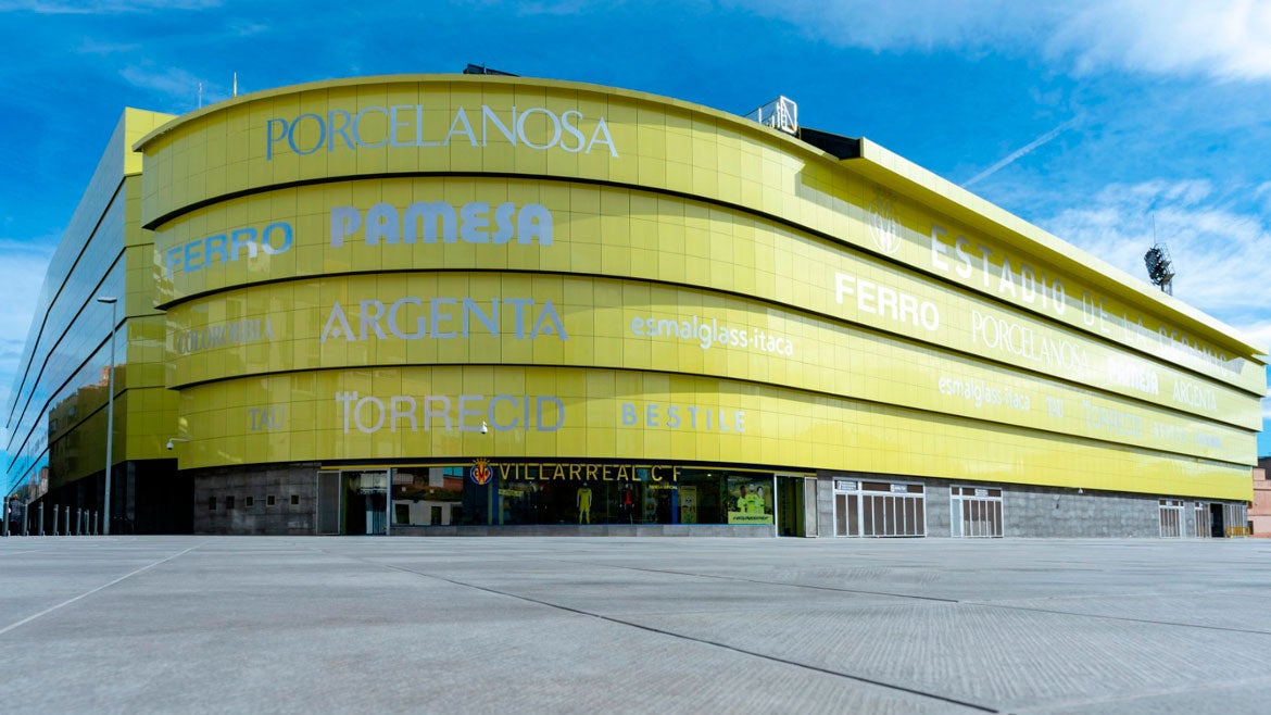El ayuntamiento de Vila-real suspende las clases por el partido de UEFA declarado de alto riesgo El ayuntamiento de Vila-real suspende las clases por el partido de UEFA declarado de alto riesgo