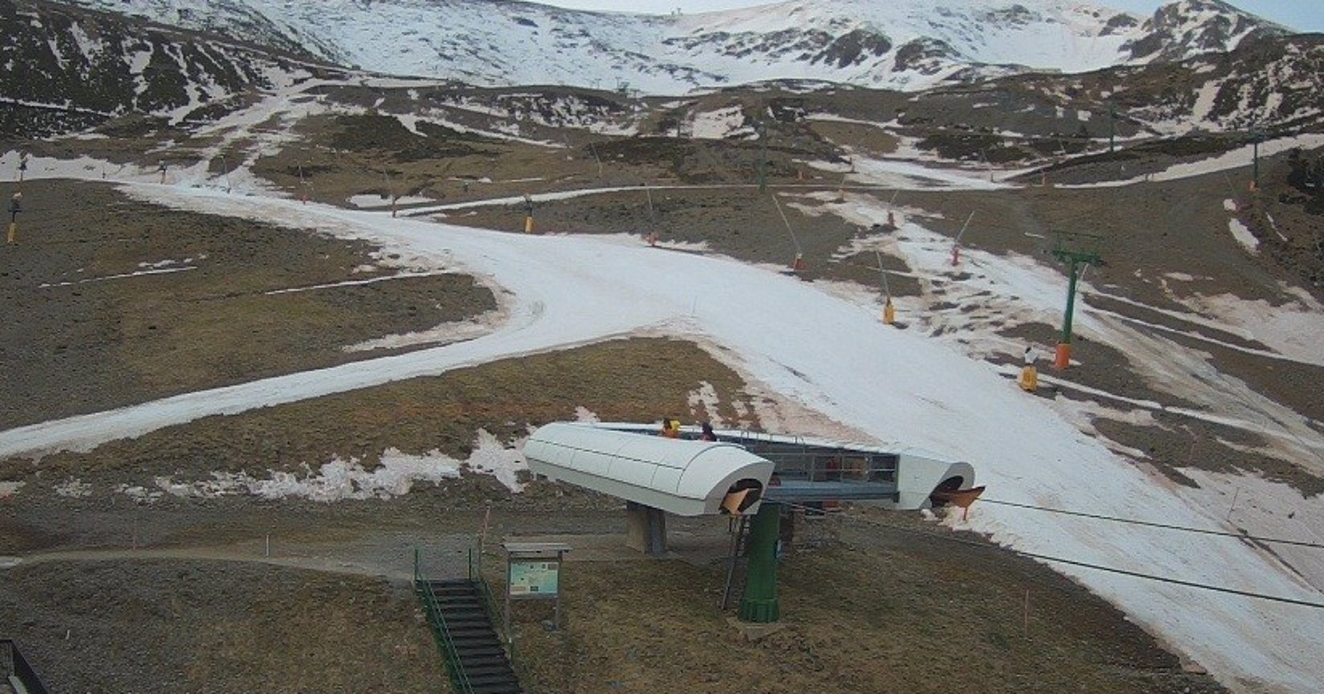La lluvia regresa mañana a toda España y el jueves, con abril, llegarán el frío, las heladas e incluso la nieve La lluvia regresa mañana a toda España y el jueves, con abril, llegarán el frío, las heladas e incluso la nieve