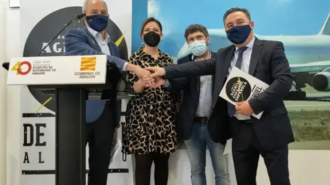Los empresarios se han adherido esta mañana a la candidatura de Teruel como sede de la Agencia Espacial EMORESARIOS Y MARU