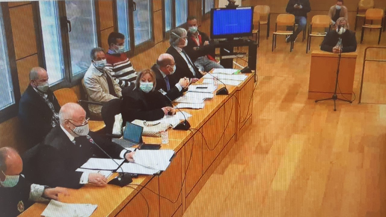 5 acusados defienden su actuación cuando atendieron a un albañil que falleció tras una caída en Puebla de Don Rodrigo 5 acusados defienden su actuación cuando atendieron a un albañil que falleció tras una caída en Puebla de Don Rodrigo