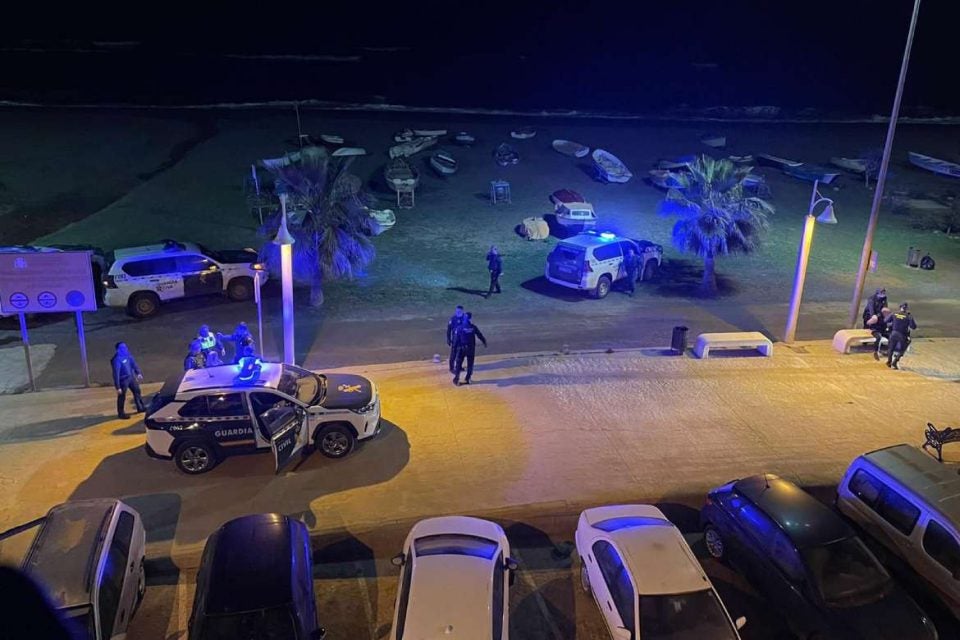 Reducido a tiros por arremeter con un arma blanca contra varios agentes en el Rincón Reducido a tiros por arremeter con un arma blanca contra varios agentes en el Rincón