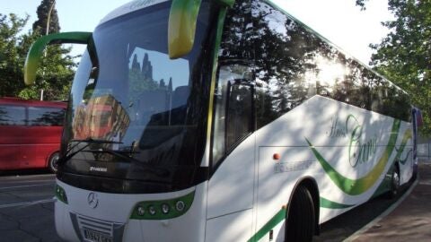 Un autobús de viajeros Un autobús de viajeros