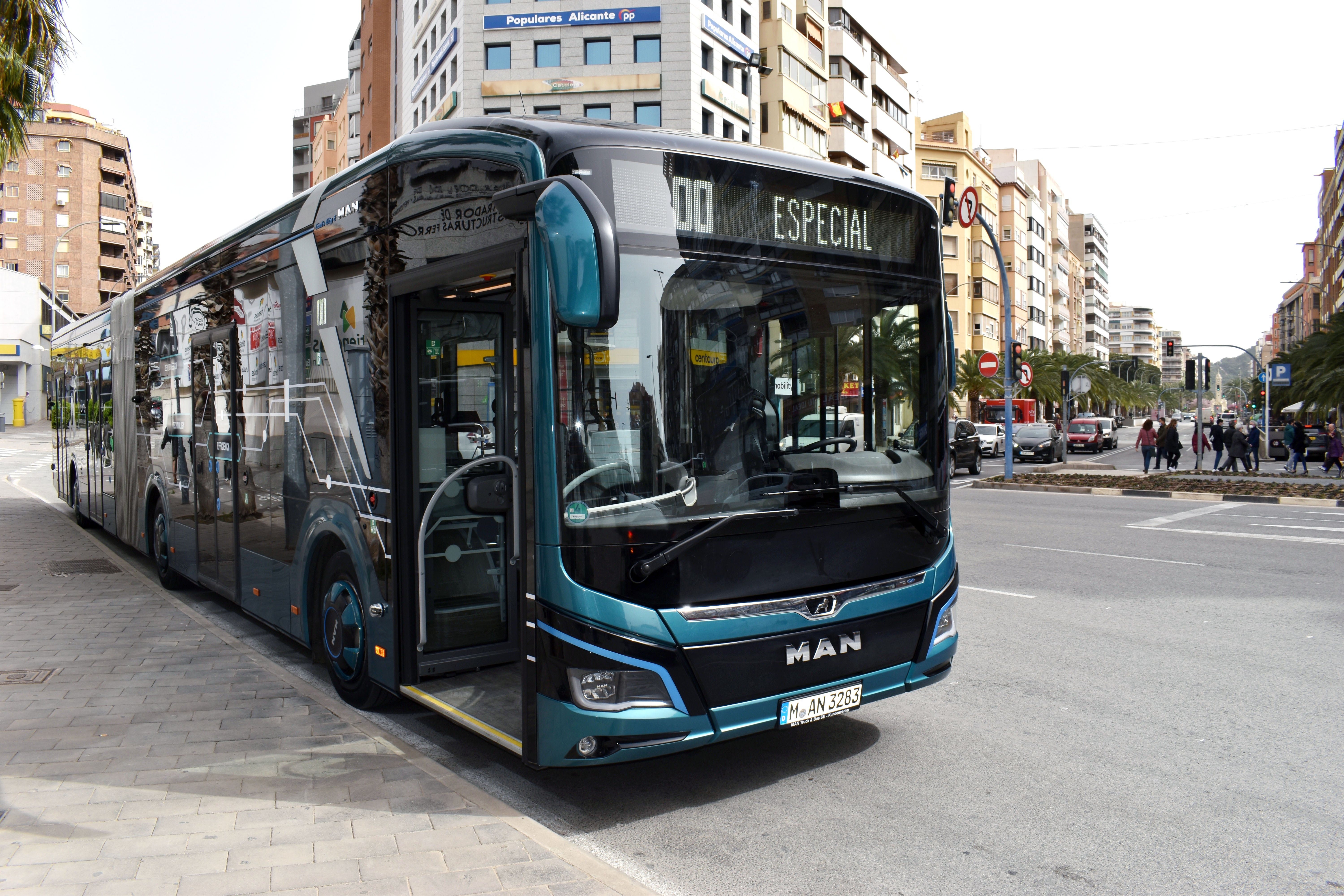 Masatusa y La Alcoyana prueban en Alicante un autobús urbano cien por cien eléctrico Masatusa y La Alcoyana prueban en Alicante un autobús urbano cien por cien eléctrico