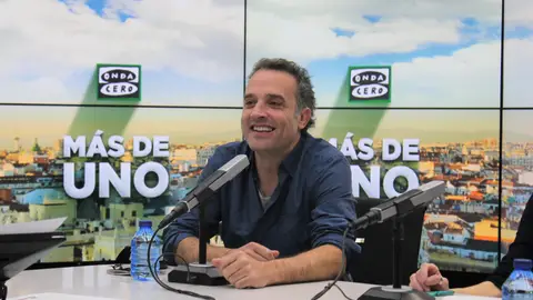 Daniel Guzmán presenta la película 'Canallas' en 'Más de uno' Daniel Guzmán presenta la película 'Canallas' en 'Más de uno'