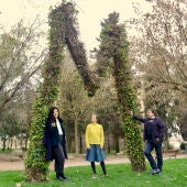 Nu Miret, Anna Guixé i David Pradas al Parc de l’ermita de la Mare de Déu de l’Horta d'Ivars d'Urgell. 
