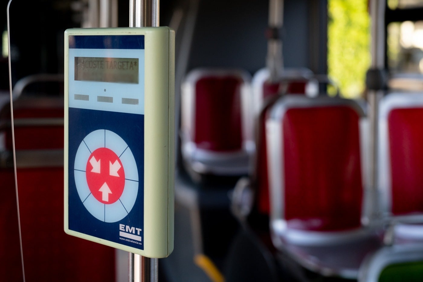 La EMT de València permitirá el pago con tarjeta o móvil en sus autobuses La EMT de València permitirá el pago con tarjeta o móvil en sus autobuses