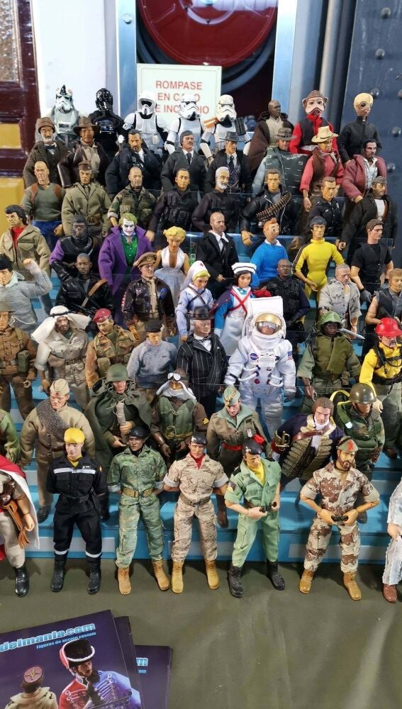 También trabajan el formato "madelman"