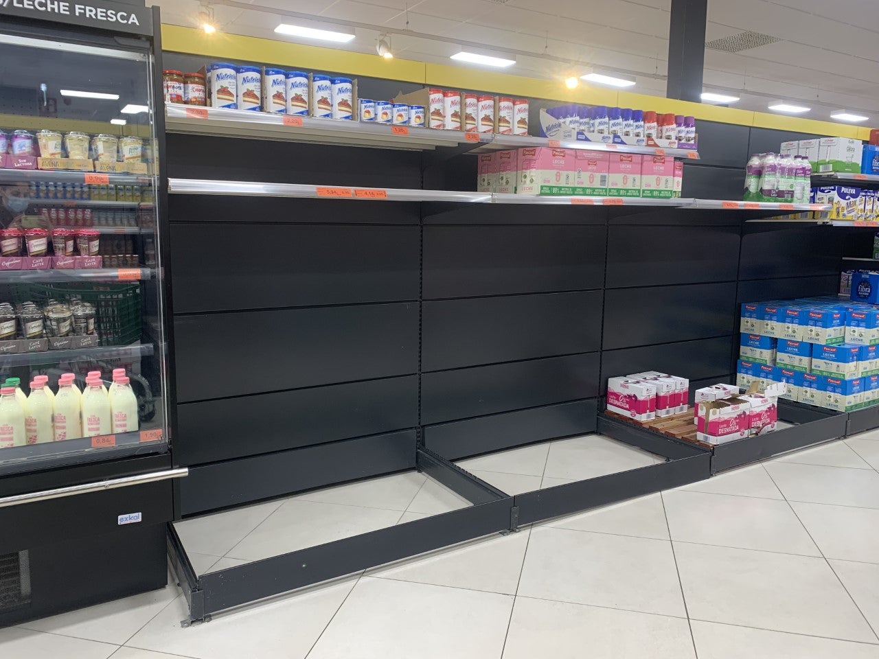 La falta de suministro en algunos supermercados comienza a perjudicar a los clientes La falta de suministro en algunos supermercados comienza a perjudicar a los clientes
