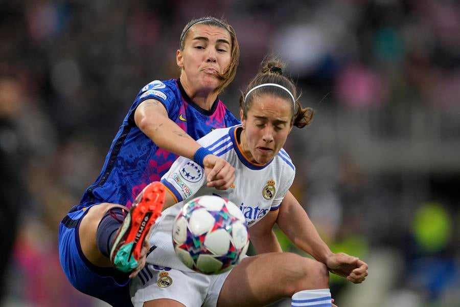 Patri Guijarro: "No se puede engañar. A la gente le interesa el fútbol femenino" Patri Guijarro: "No se puede engañar. A la gente le interesa el fútbol femenino"