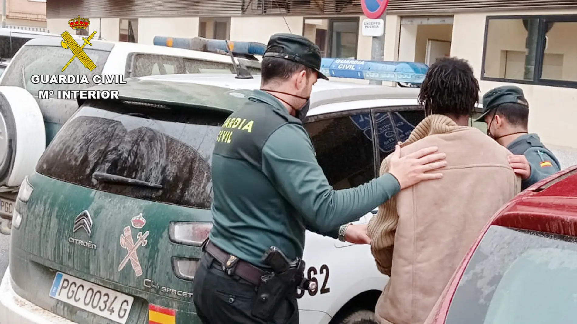 La Guardia Civil detiene al sospechoso de agredir sexualmente a una mujer y atracar a un vecino de Archena
