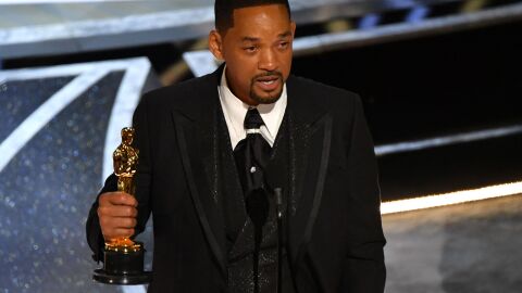 El actor Will Smith, durante su discurso de agradecimiento del Oscar a Mejor Actor protagonista por 'El m&eacute;todo Williams'