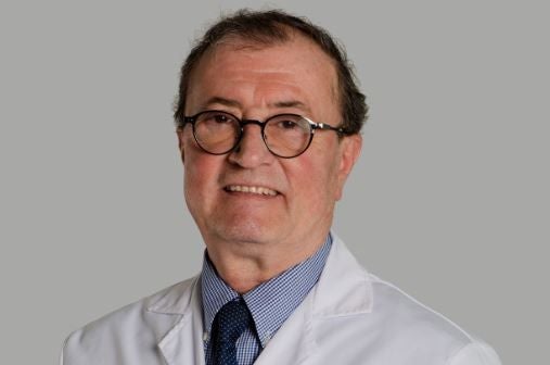 Entrevista al Dr. Antonio Brugarolas, jefe de oncología del Hospital Quironsalud Torrevieja Entrevista al Dr. Antonio Brugarolas, jefe de oncología del Hospital Quironsalud Torrevieja