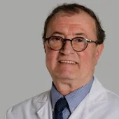 Entrevista al Dr. Antonio Brugarolas, jefe de oncología del Hospital Quironsalud Torrevieja Entrevista al Dr. Antonio Brugarolas, jefe de oncología del Hospital Quironsalud Torrevieja