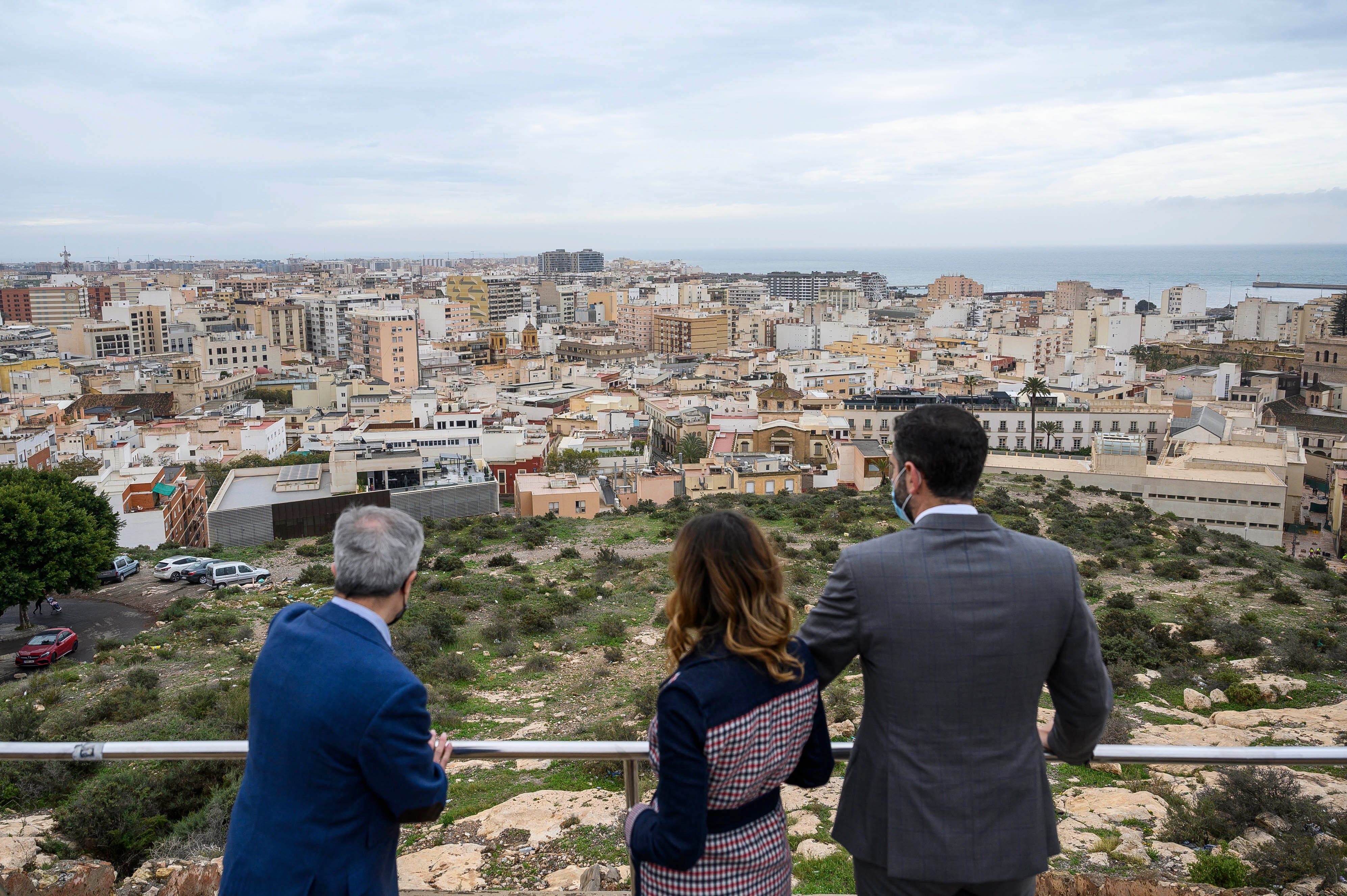 El Cerro de San Cristóbal se convertirá en el gran mirador de Almería El Cerro de San Cristóbal se convertirá en el gran mirador de Almería