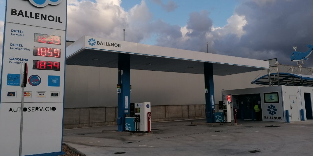 Pocas colas, caída de sistema de cobro y resignación en las gasolineras de Cantabria Pocas colas, caída de sistema de cobro y resignación en las gasolineras de Cantabria