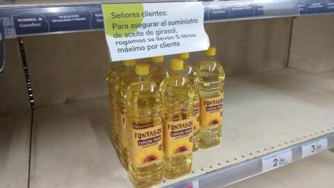 Carteles limitando la compra de productos