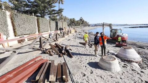 Foto de archivo de obras en las playas de Marbella