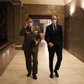 El general jefe del Mando de Artillería de Campaña y comandante militar de León Vicente Torres y el alcalde de León José Antonio Díez El general jefe del Mando de Artillería de Campaña y comandante militar de León Vicente Torres y el alcalde de León José Antonio Díez