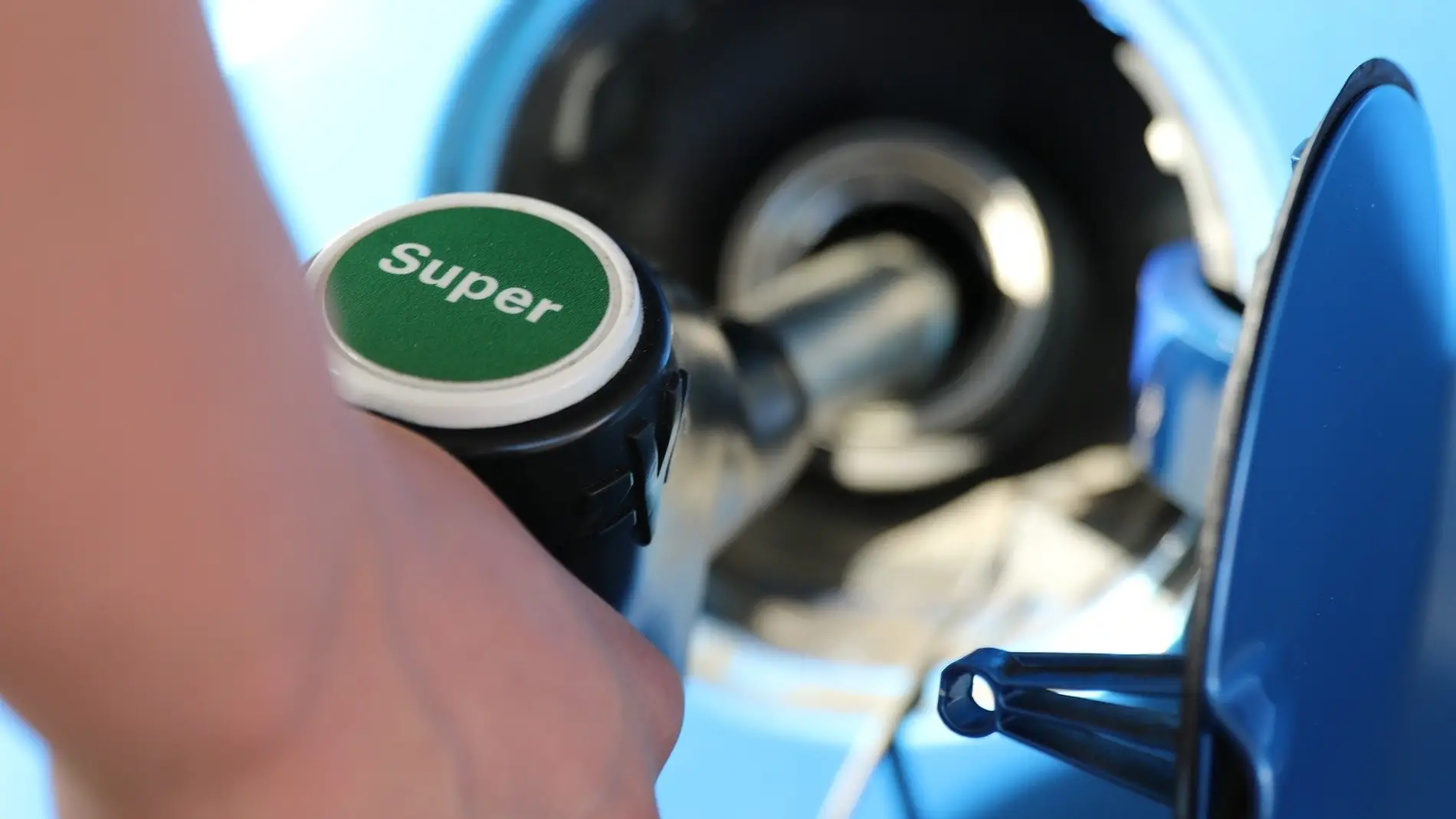 Primer día en el que se aplica la subvención de la gasolina