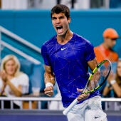 Carlos Alcaraz durante el encuentro ante el serbio Kecmanovic en los cuartos de final del Open de Miami