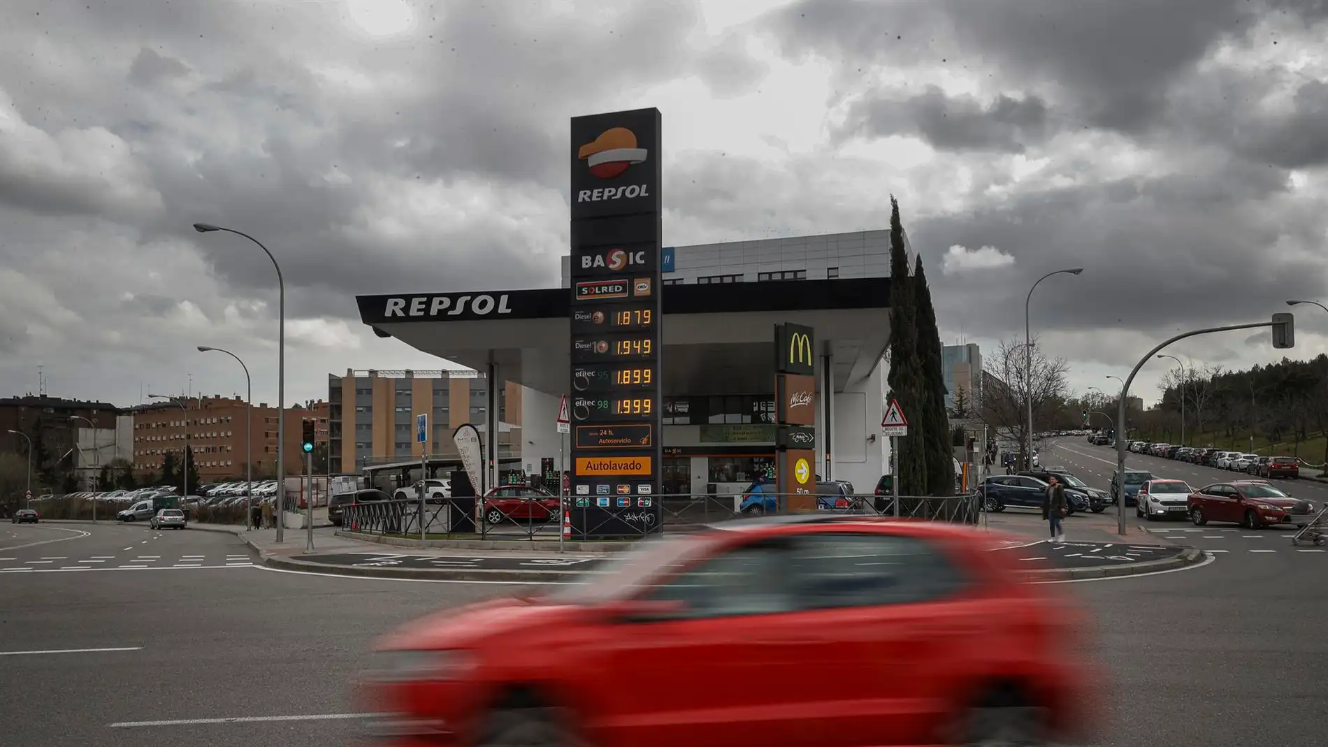 Una gasolinera Repsol | EFE/ Emilio Naranjo
