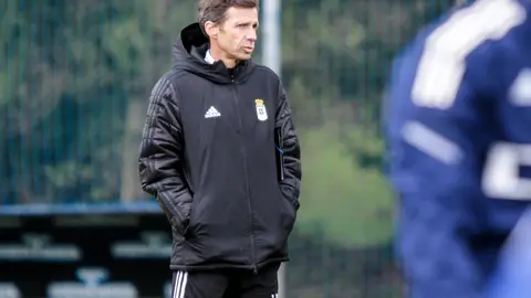 José Ángel Ziganda, en el campo de entrenamiento José Ángel Ziganda, en el campo de entrenamiento