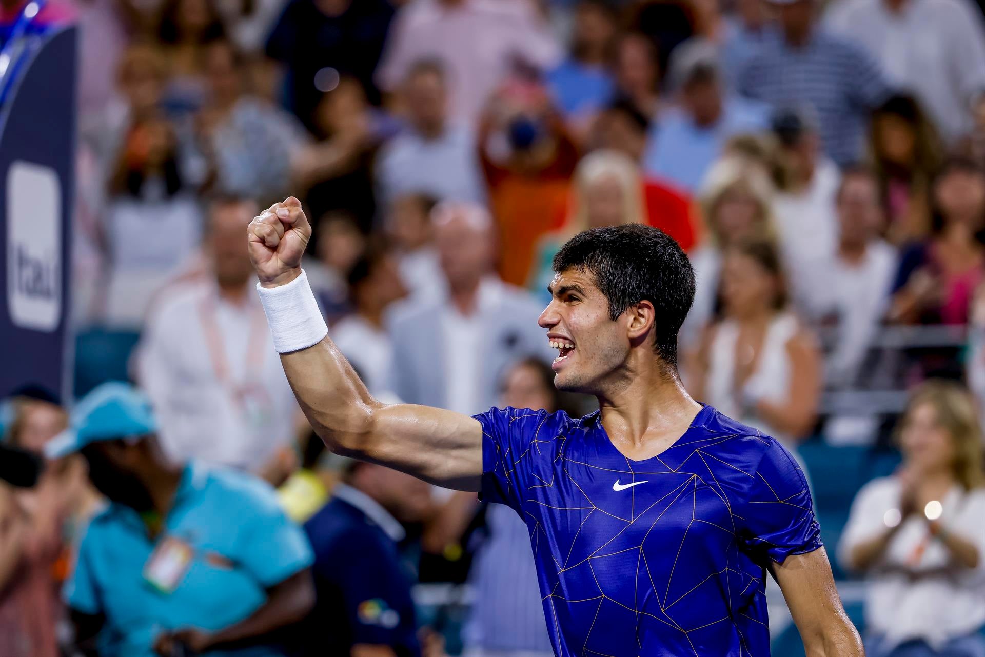 Alcaraz gana a Hurkacz y peleará por su primer Masters 1.000 en Miami Alcaraz gana a Hurkacz y peleará por su primer Masters 1.000 en Miami