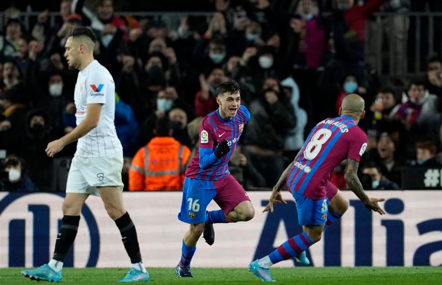 Pedri mantiene al Barcelona en la pelea por LaLiga Pedri mantiene al Barcelona en la pelea por LaLiga