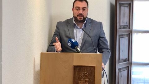 Adri&aacute;n Barb&oacute;n, en Llanes