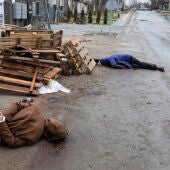 ¿Qué ha sucedido en Bucha y por qué Ucrania dice que Rusia ha cometido crímenes de guerra?