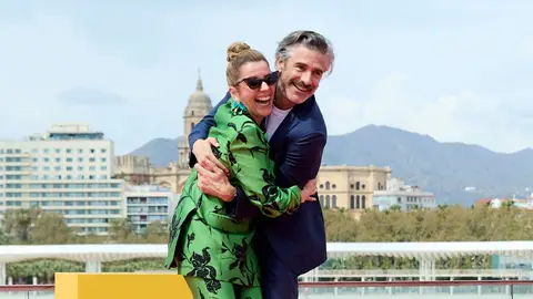 Los actores Leonardo Sbaraglia y Eva Llorach, en el photocall del Festival de Málaga para presentar 'Ámame' Los actores Leonardo Sbaraglia y Eva Llorach, en el photocall del Festival de Málaga para presentar 'Ámame'