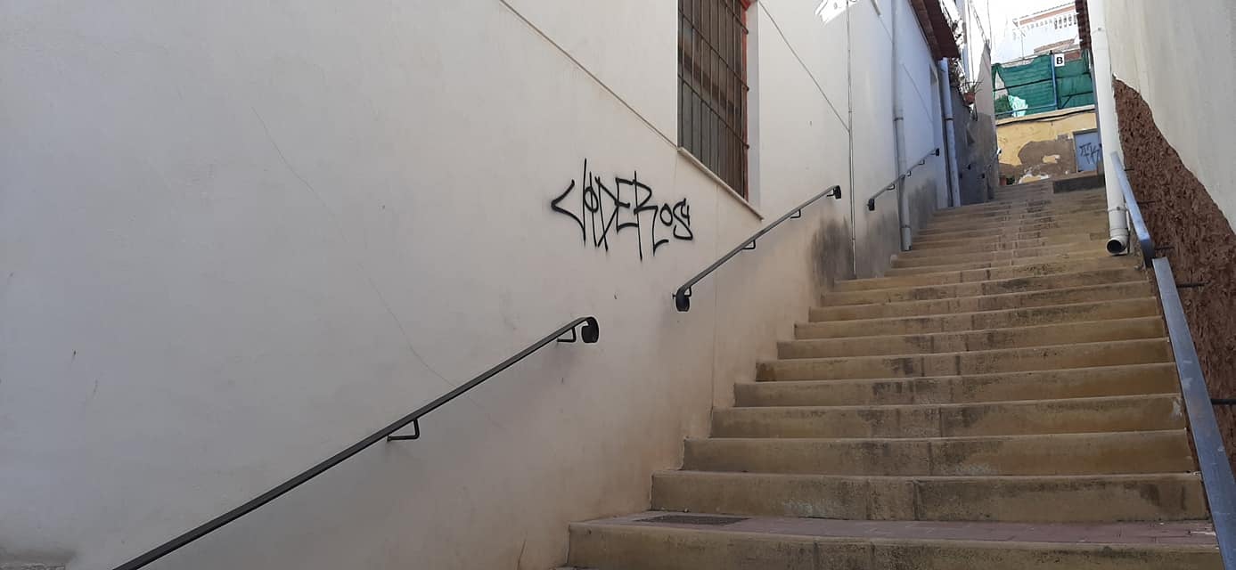 La Policía Local de Petrer pide colaboración ciudadana para esclarecer la aparición de pintadas en espacios públicos La Policía Local de Petrer pide colaboración ciudadana para esclarecer la aparición de pintadas en espacios públicos