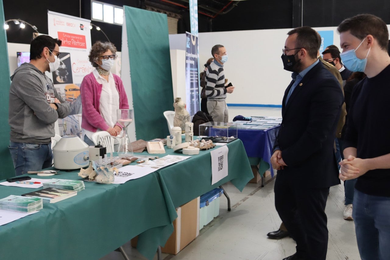 Vila-real inaugura la “fira de l´Estudiantat” en el centre de Congressos Vila-real inaugura la “fira de l´Estudiantat” en el centre de Congressos