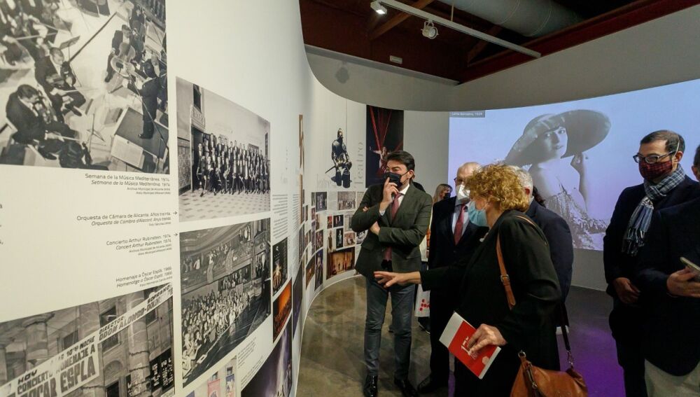 Juana María Balsalobre y Luis Barcala el día de la inauguración