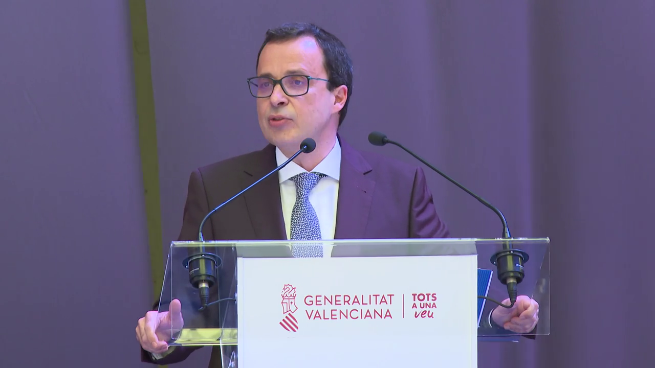 Julián López Milla preside la Autoridad Portuaria de Alicante con un emocionado recuerdo a Juan Antonio Gisbert Julián López Milla preside la Autoridad Portuaria de Alicante con un emocionado recuerdo a Juan Antonio Gisbert