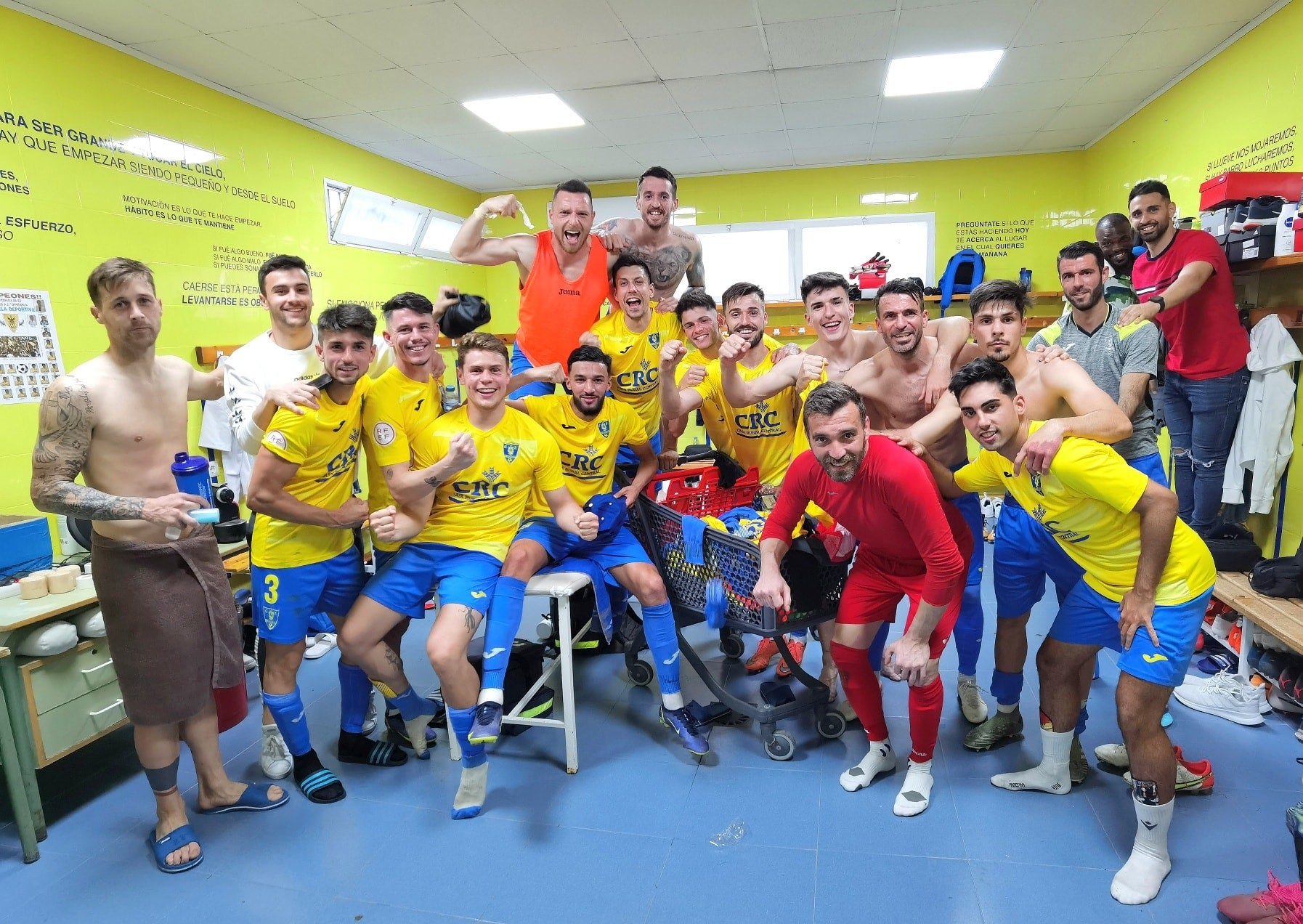 El Orihuela celebra su triunfo frente al Hércules B (3-0) y prepara su partido del Miércoles Santo en Catarroja frente al Recambios Colón El Orihuela celebra su triunfo frente al Hércules B (3-0) y prepara su partido del Miércoles Santo en Catarroja frente al Recambios Colón