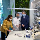Las farmacias de la Región empiezan a realizar los test profesionales de COVID-19 válidos para el certificado digital de la UE