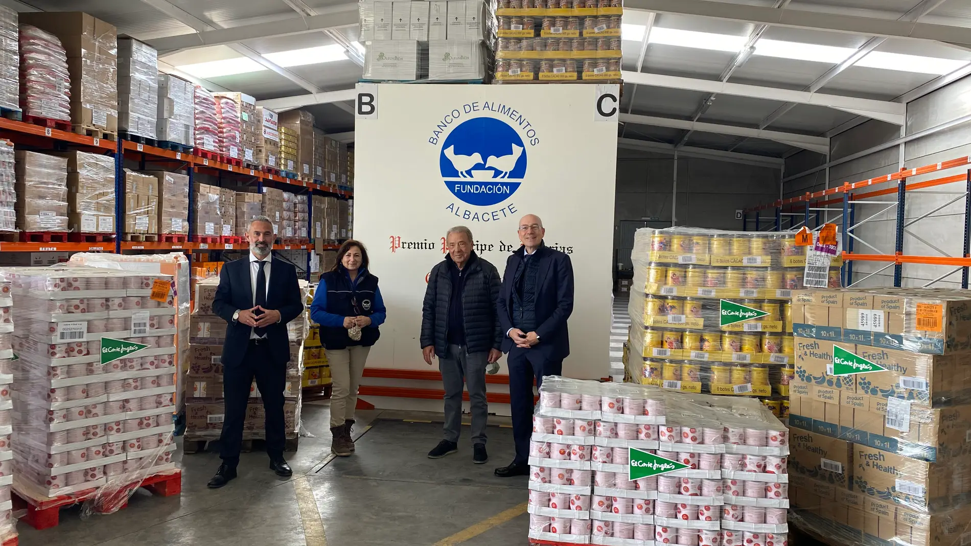 El Corte Ingles entrega 5, 7 toneladas de comida al Banco de Alimentos de Albacete