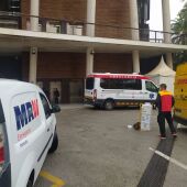 Ambulancia de Transporte Sanitario No Urgente en el Hospital General Universitario de Elche.