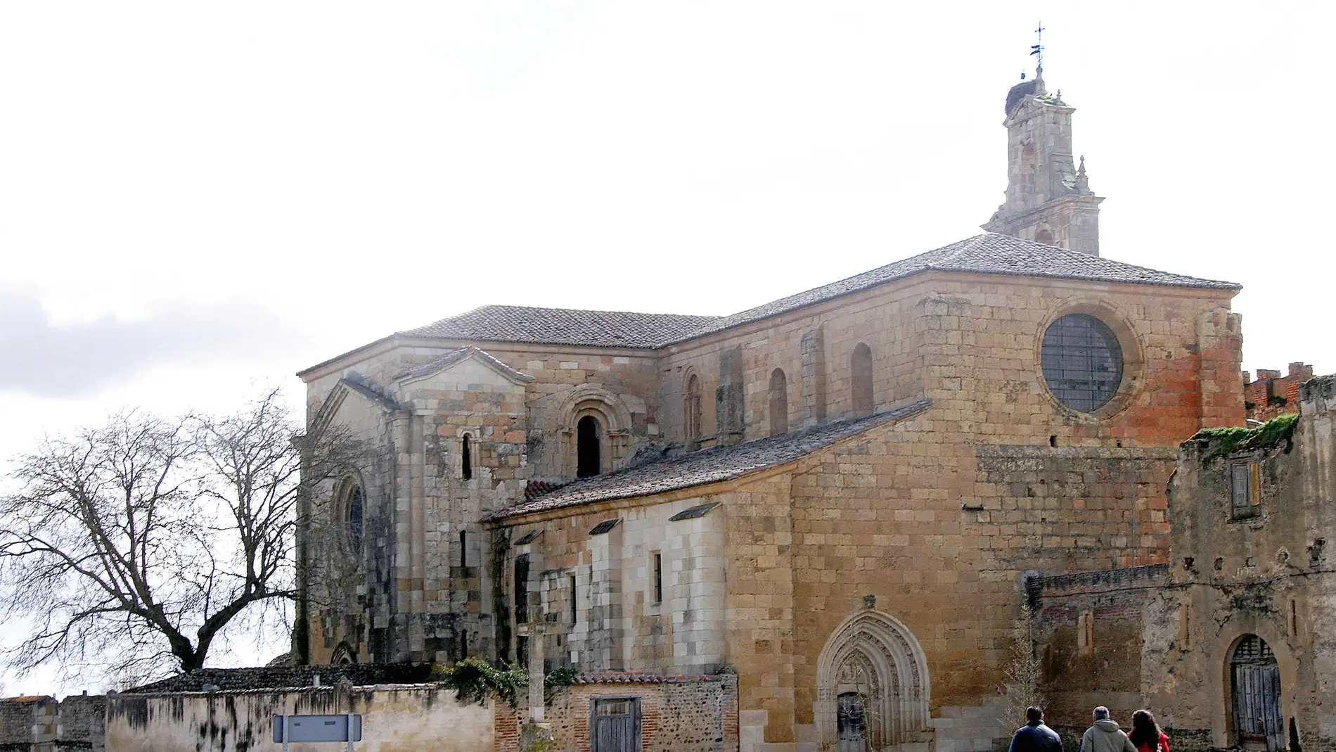 Monasterio cisterciense de Villaverde de Sandoval, en la provincia de León, Bien de Interés Cultural (BIC)