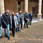 Los reclusos que participarán en la procesión del perdón son recibidos por el obispo de León, Luis Ángel de las Heras y la presidenta de Cáritas Beatriz Gallego Los reclusos que participarán en la procesión del perdón son recibidos por el obispo de León, Luis Ángel de las Heras y la presidenta de Cáritas Beatriz Gallego