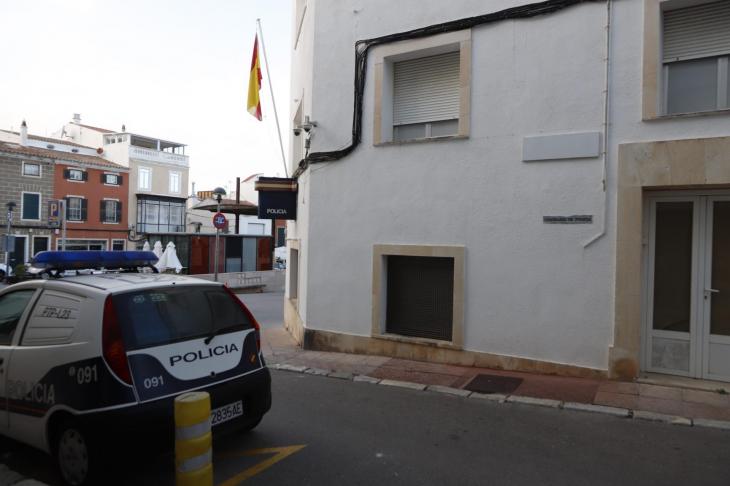 Detienen un hombre en Maó por abusar sexualmente de una mujer en un bar de copas Detienen un hombre en Maó por abusar sexualmente de una mujer en un bar de copas