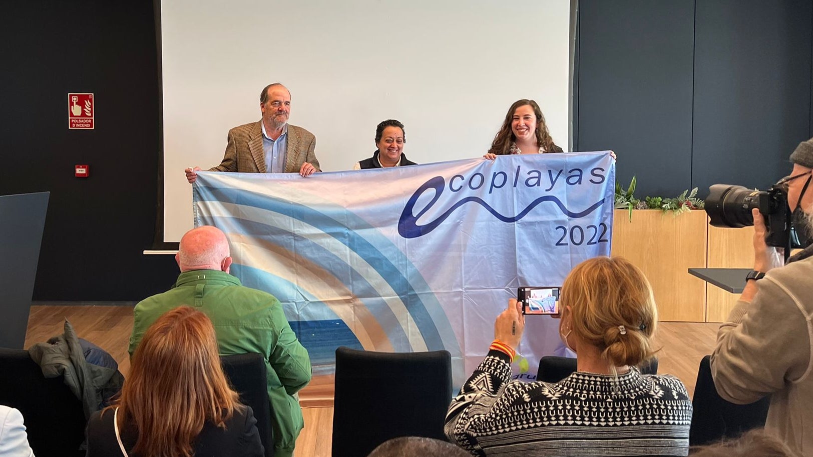 La Vila Joiosa recibe la bandera Ecoplayas por la calidad y sostenibilidad de sus playas La Vila Joiosa recibe la bandera Ecoplayas por la calidad y sostenibilidad de sus playas