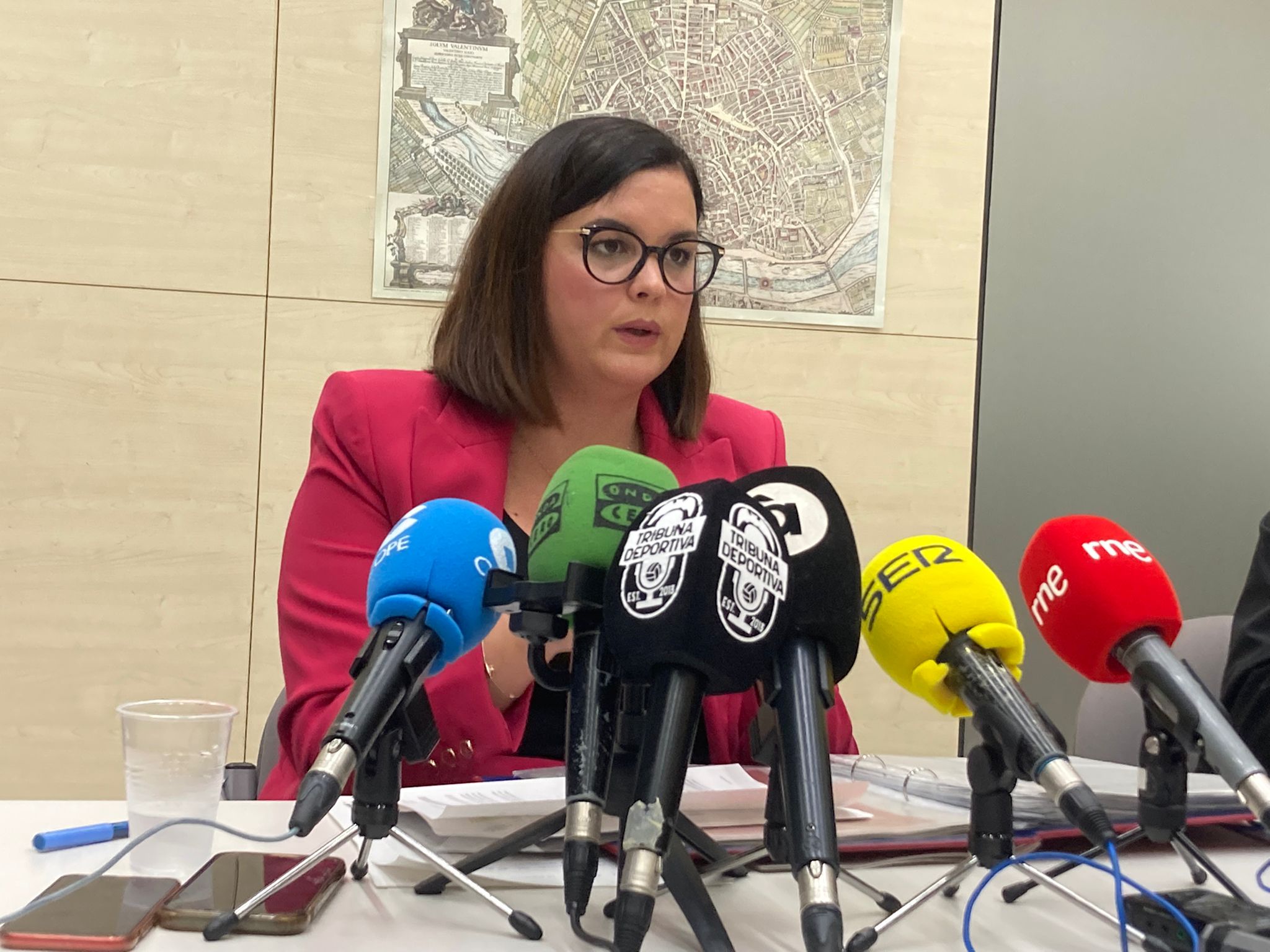 Sandra Gómez: "El Valencia plantea un estadio de 45.573 espectadores" Sandra Gómez: "El Valencia plantea un estadio de 45.573 espectadores"