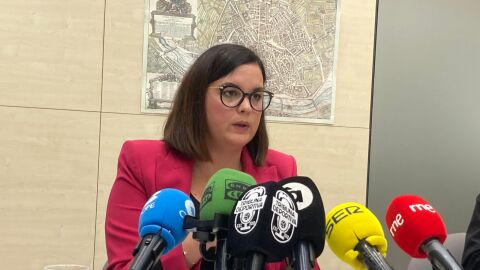 Sandra G&oacute;mez en rueda de prensa